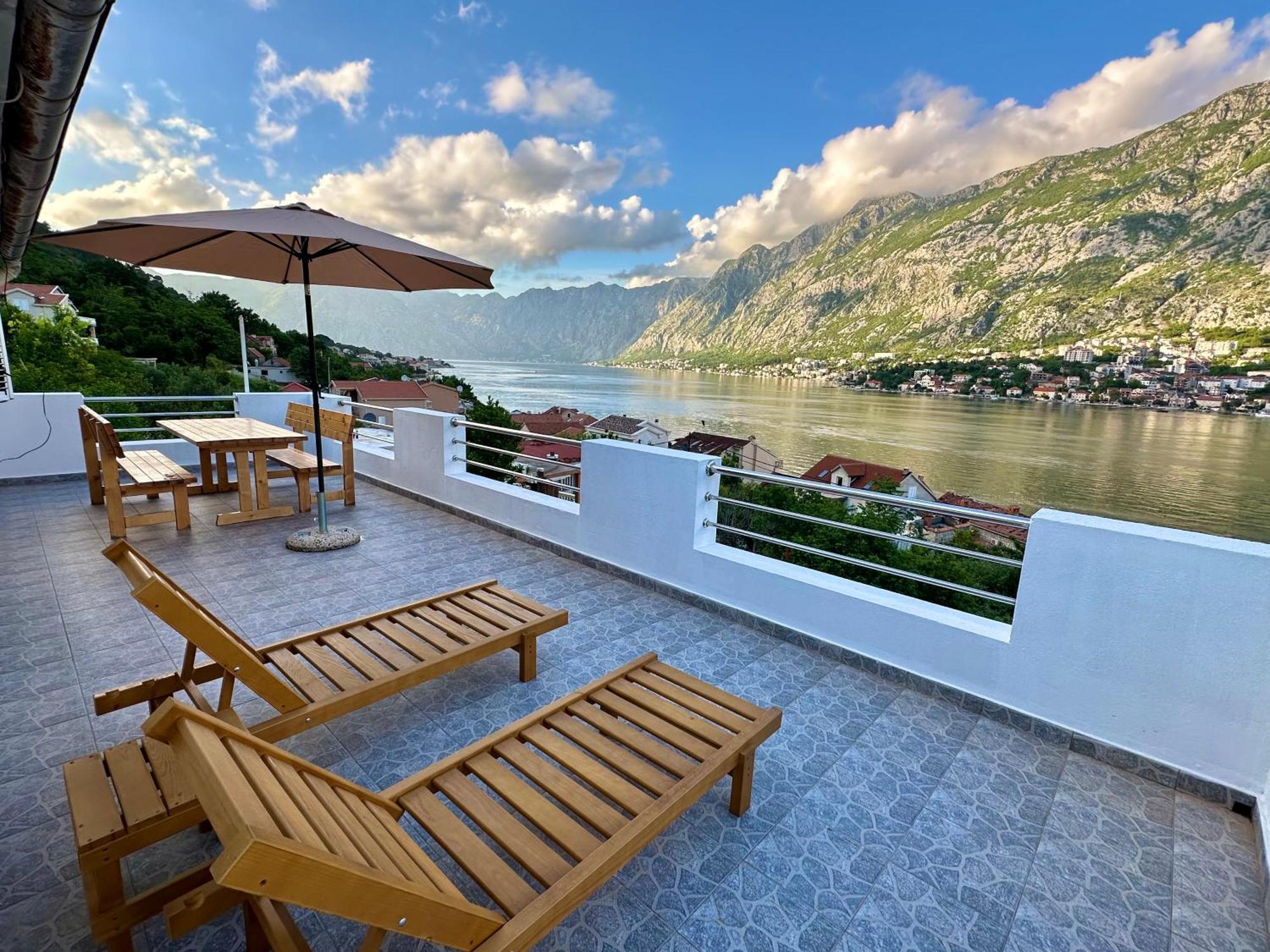 コトル House With Big Terrace And Beautiful Sea Viewヴィラ エクステリア 写真