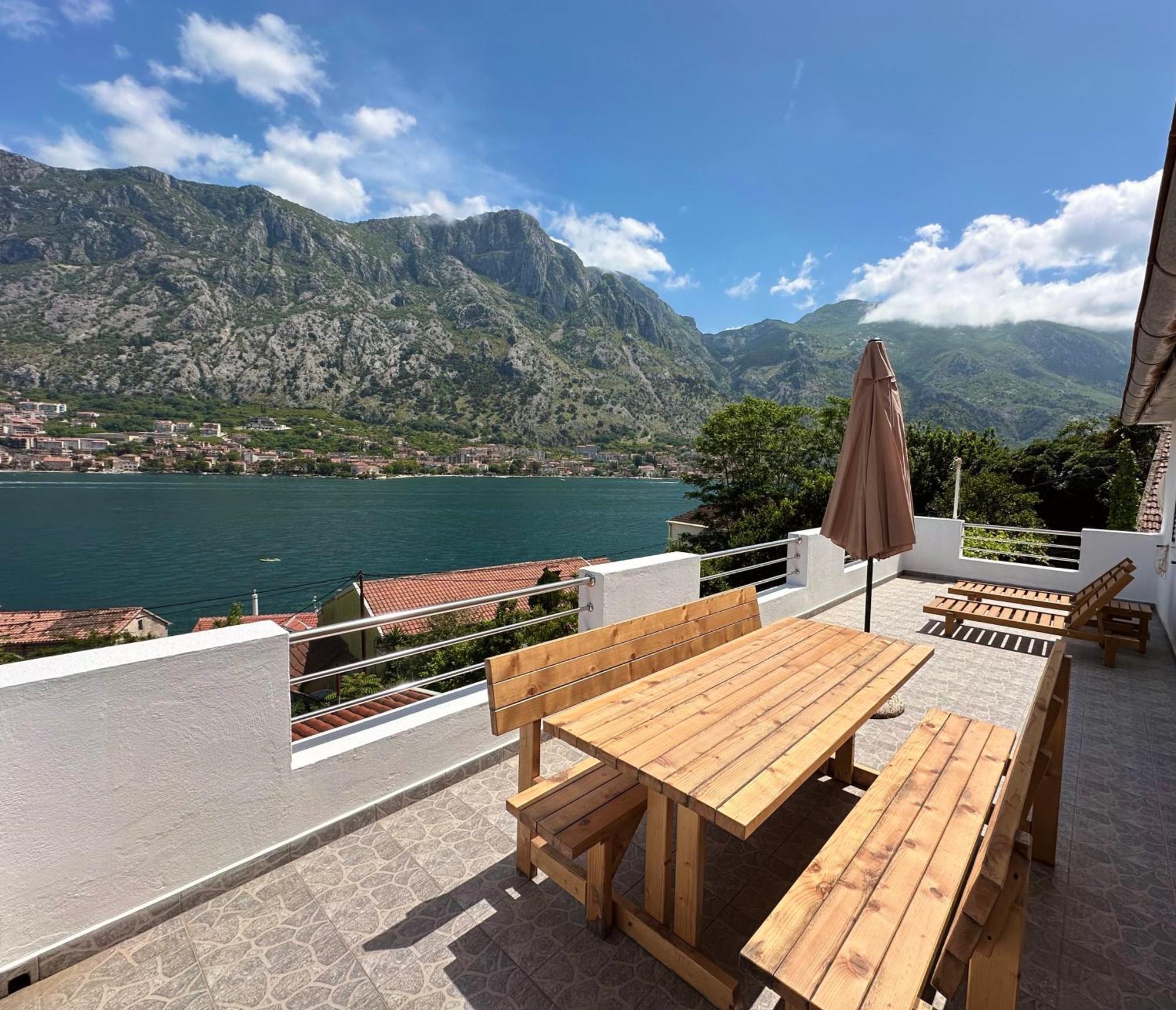 コトル House With Big Terrace And Beautiful Sea Viewヴィラ エクステリア 写真